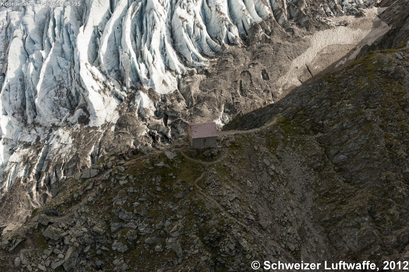 Grünhornhütte SAC, im Gebiet des Tödi. Erstellt als erste Bergütte des SAC im Jahre 1863 (Position: 2'714'674.56, 1'185'527.88)